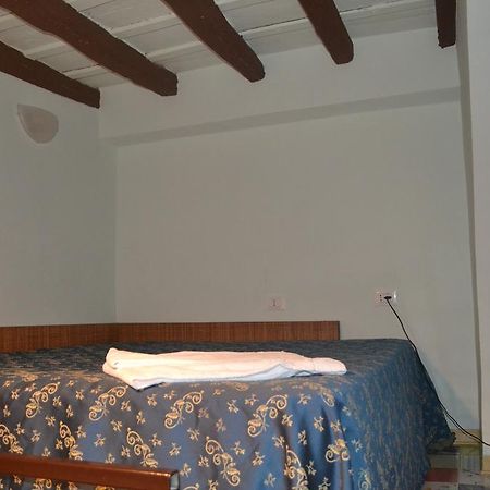 Suites Imperiali Guest House โรม ภายนอก รูปภาพ